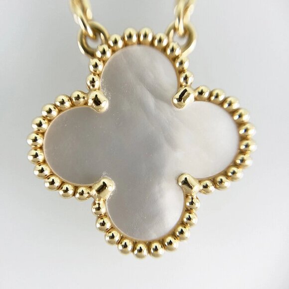 Van Cleef & Arpels Vintage Alhambra Pendant VCARA45900 Yellow gold shell Nec... - Picture 7 of 13